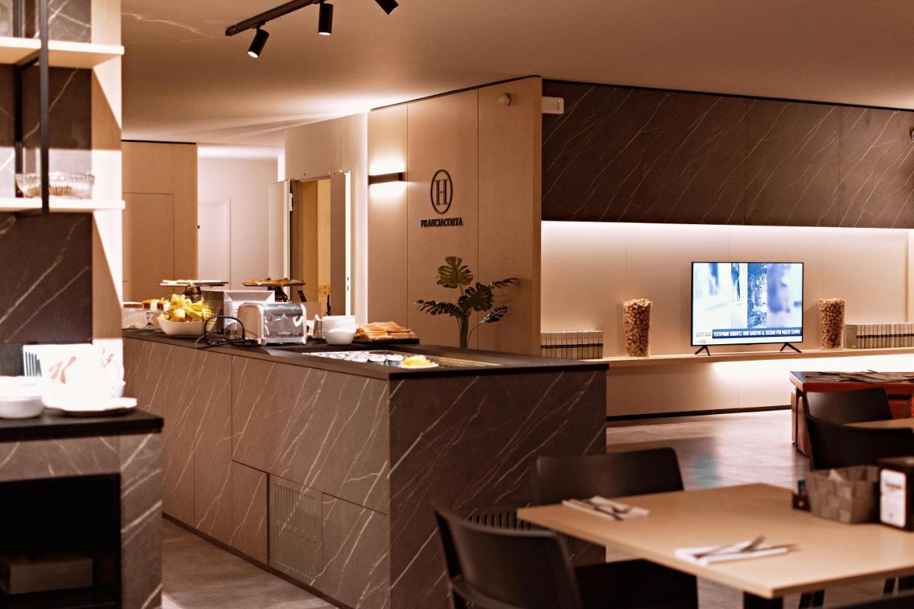 Hotel Franciacorta Paderno Franciacorta Kültér fotó