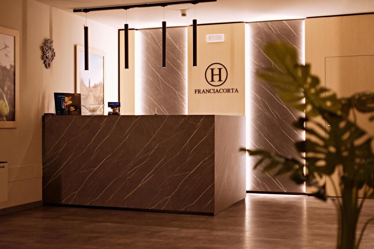 Hotel Franciacorta Paderno Franciacorta Kültér fotó