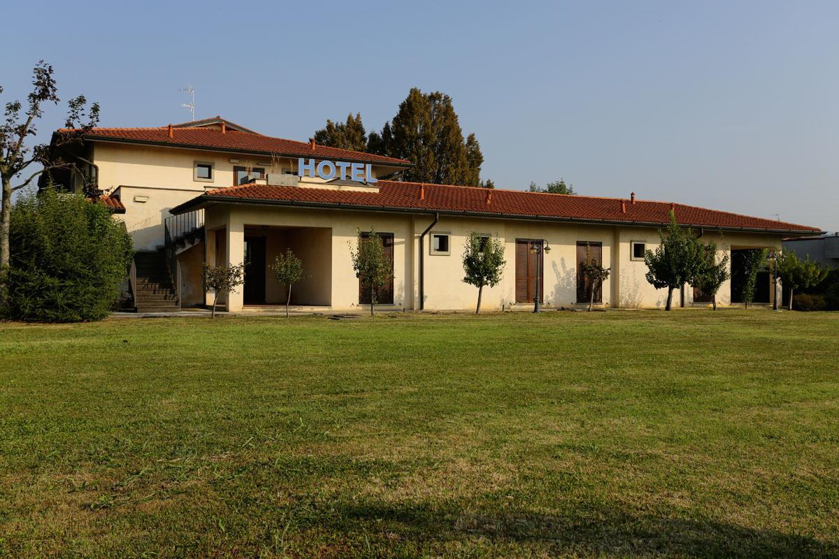 Hotel Franciacorta Paderno Franciacorta Kültér fotó