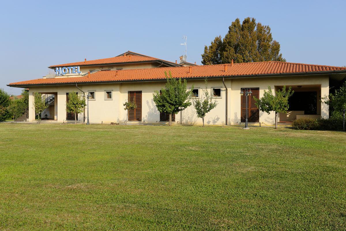 Hotel Franciacorta Paderno Franciacorta Kültér fotó